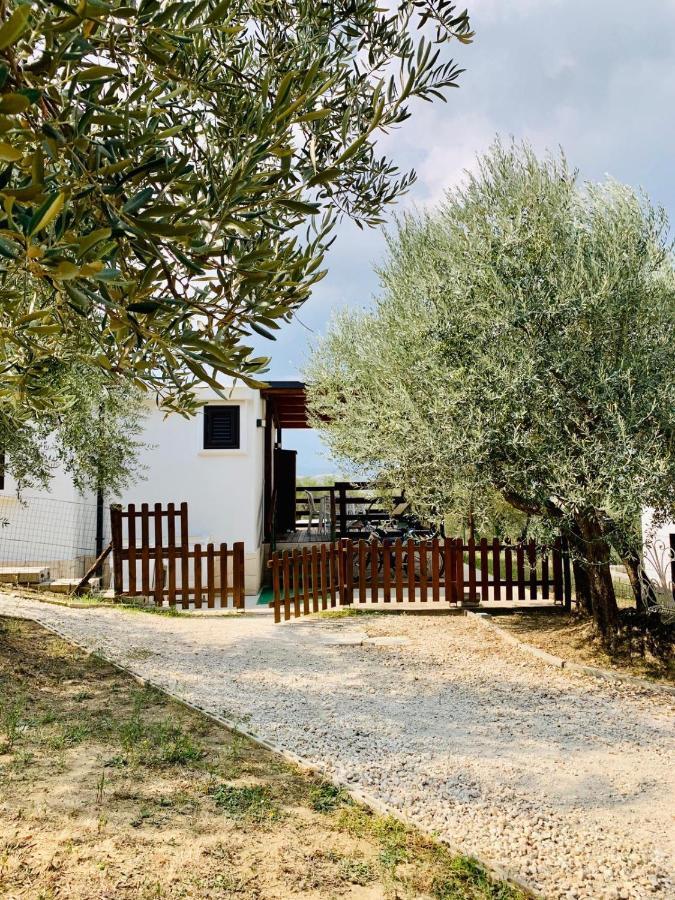 Oasi Macerina Alanno Exterior foto